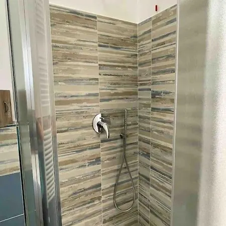 Trilocale Con Incantevole Giardino