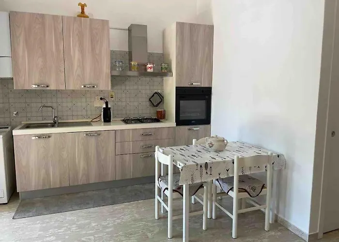 Trilocale Con Incantevole Giardino 아파트 피에트라리구레